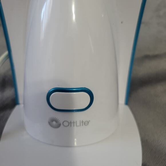 OttLite Daylight Lamp Desk Light Task Lamp USED - Picture 12 of 12